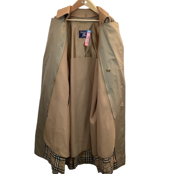 Burberry’s Nova Check Wool Lined Belted Trench Coat - Picture 8 of 16